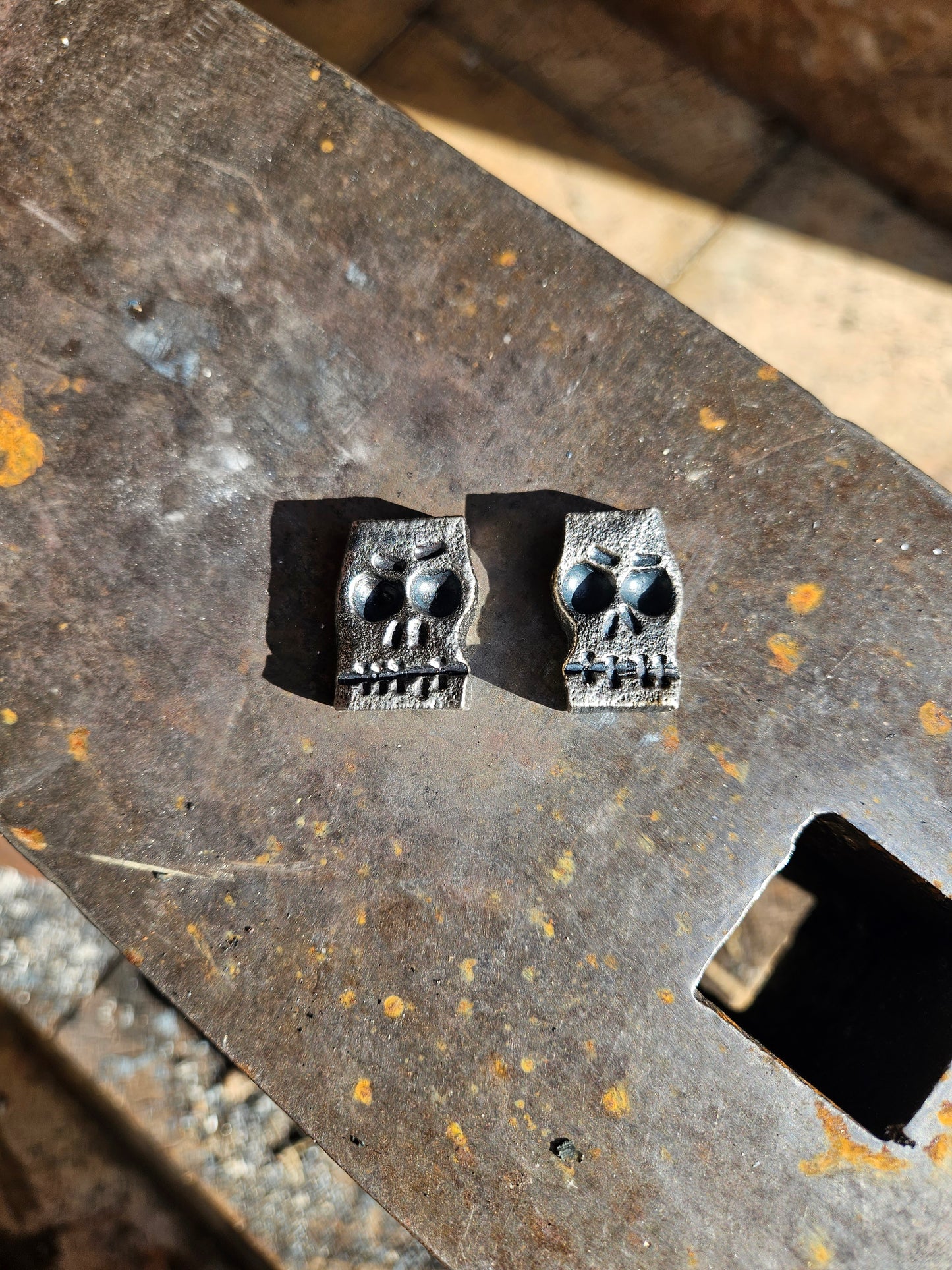 Wrought Iron Pocket Skull